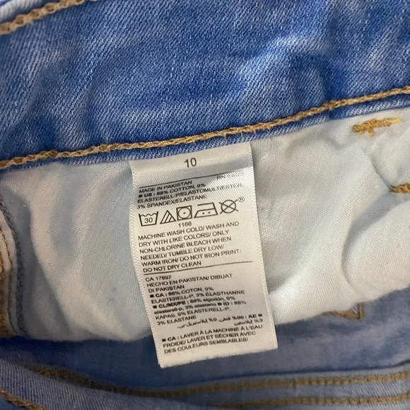 Classic Blue Women's Jeans - Picture 4 of 4